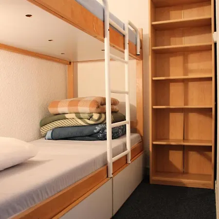 Schuss - Location: Pour 5 Personnes Dans Un Quartier Calme Mae-9036 *