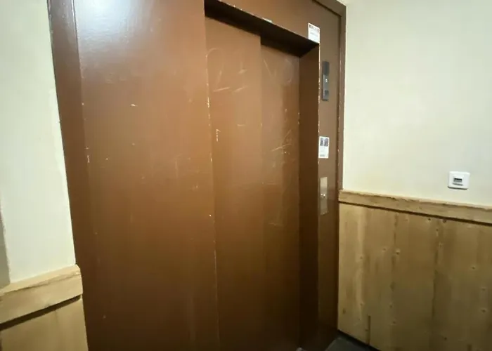 Schuss - Location: Pour 5 Personnes Dans Un Quartier Calme Mae-9036 فال تورُن